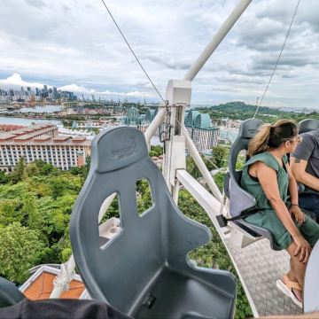 空の上でティータイム！シンガポールが一望できるアトラクション