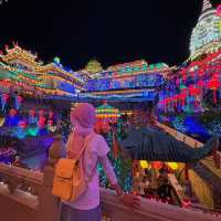 mesmerizing lights display at kek lok si penang