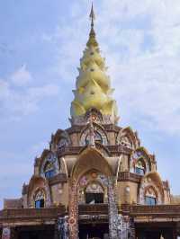 ชมความสวยงามของวัดพระธาตุผาซ่อนแก้ว
