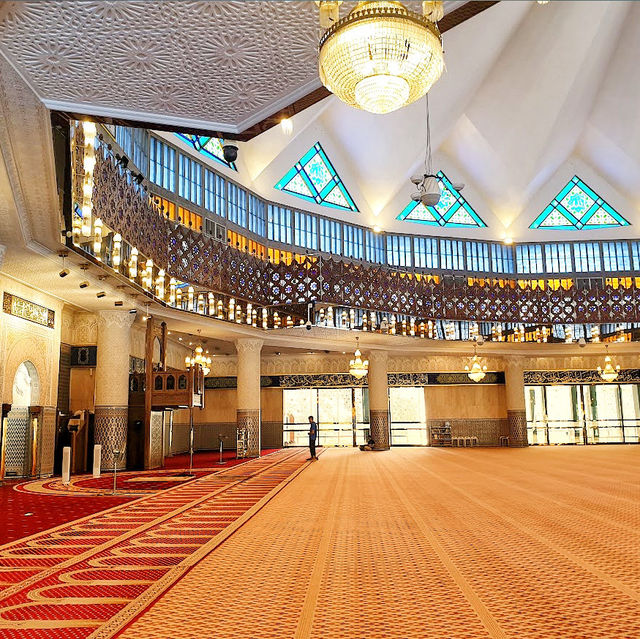 🇲🇾 Discover the Spiritual Heart of KL: Explore its Iconic Mosques 