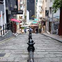 在石板街與嘉咸街探索老香港