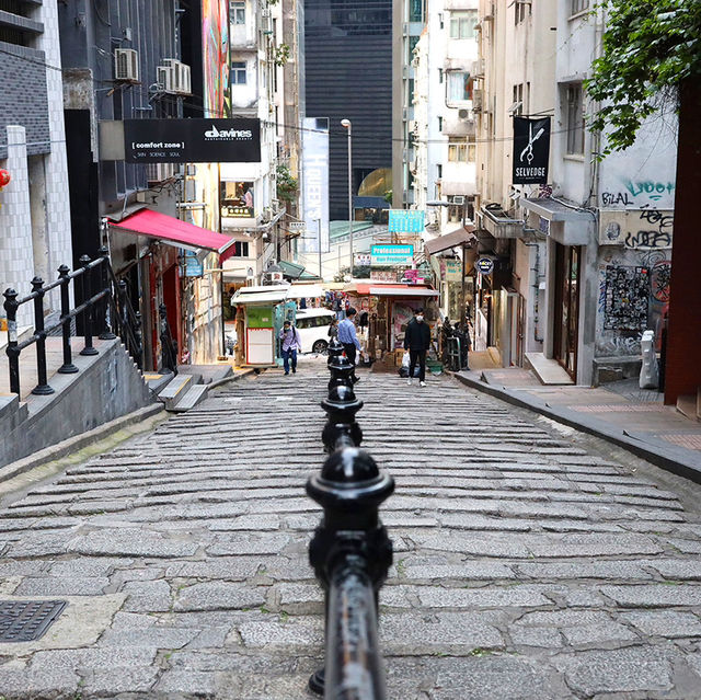 在石板街與嘉咸街探索老香港