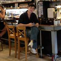 ร้านกาแฟใจกลางเมืองตรังดีไซน์เก๋ GRAY 18 CAFE’