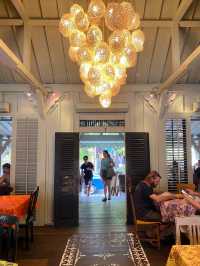 Cafe with electric vibe.