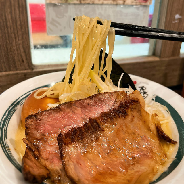 【小店風味 濃郁蝦湯A4和牛拉麵】