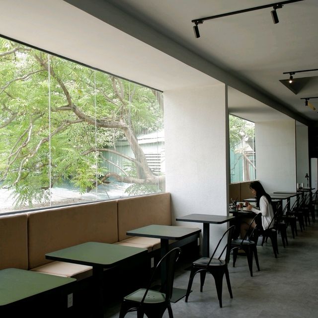 Contrast coffee