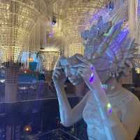 การแสดงแสงสีเสียงจัดเต็ม 💡