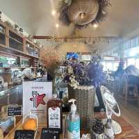 ร้านกาแฟ ริมน้ำ ธรรมชาติสุด