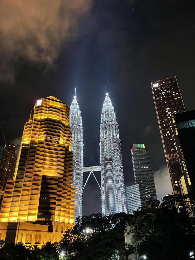 Day&Night ถ่ายรูปเล่นที่มาเลเซีย