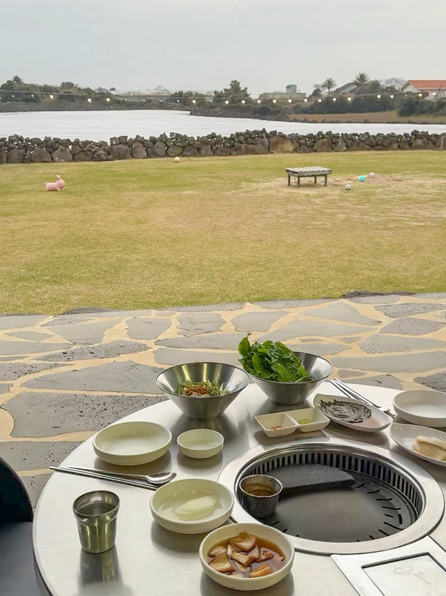 정원이 있는 흑돼지 맛집 ‘제주돗’