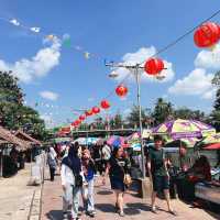 Boats, Bites, and Bright Lights: My Fun Day at Hatyai’s Floating Market!