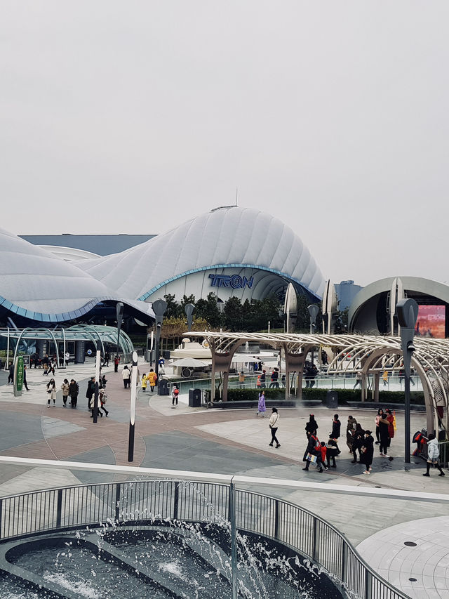 หนาวนี้ที่ Shanghai Disneyland ! ❄️🏰