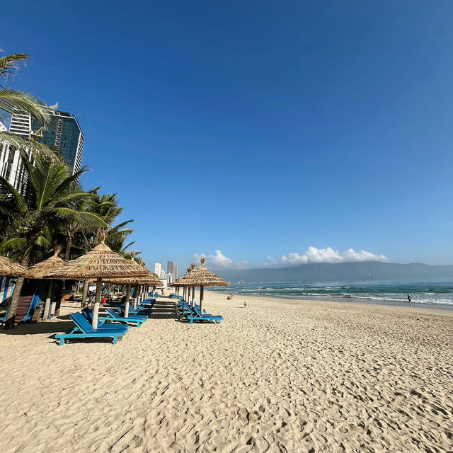 A Day at My Khe Beach, Da Nang