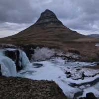 Solitary Elegance: Kirkjufell at Dusk