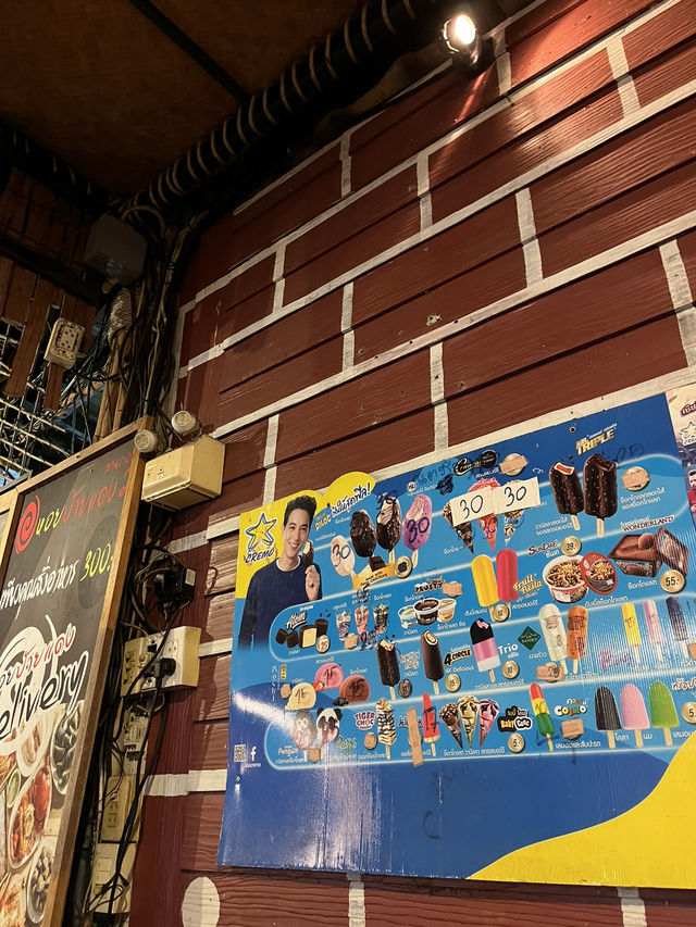 【タイ･プーケット🇹🇭】600円台で絶品シーフードが食べられる！？安く食べるならここのローカル店！