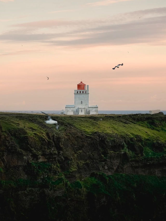 Chasing Waterfalls in Iceland: A Splash of Adventure 🚿