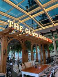 ทานข้าวชมพระอาทิตย์ตกดินริมทะเล The Glass House
