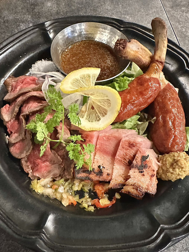 【名古屋観光】ライブ前の腹ごしらえにおすすめ！食べ飲み放題でテンションあがるお店❤️‍🔥