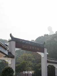 เดินถ่ายรูปที่ Ngong Ping Village 