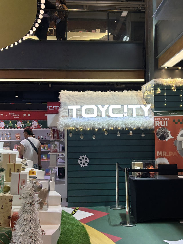 เดินเล่นงาน TOYCITY แวะชม Art toy ตัวตึง! ที่สยาม