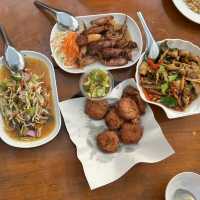 ครัวลุงยิ้ม อาหารบ้านๆ สุดแสนอร่อย ในจันทบุรี