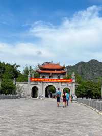 Ancient temple & majestic scenery 