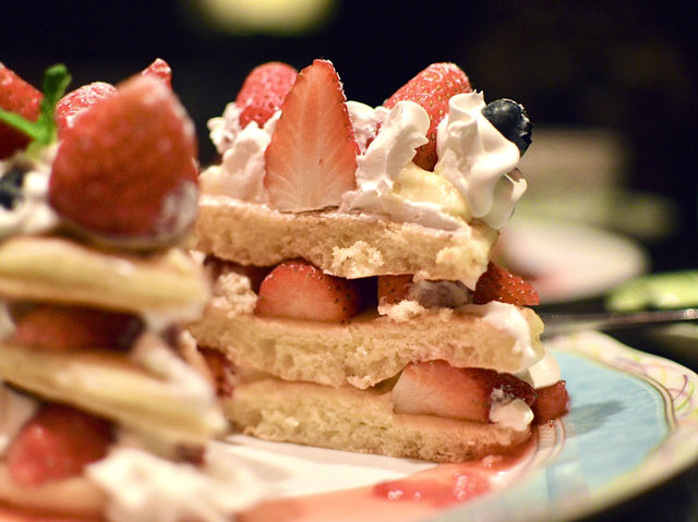 Pancakes with Happy Birthday plate at Courtyard Tokyo Ginza🎂