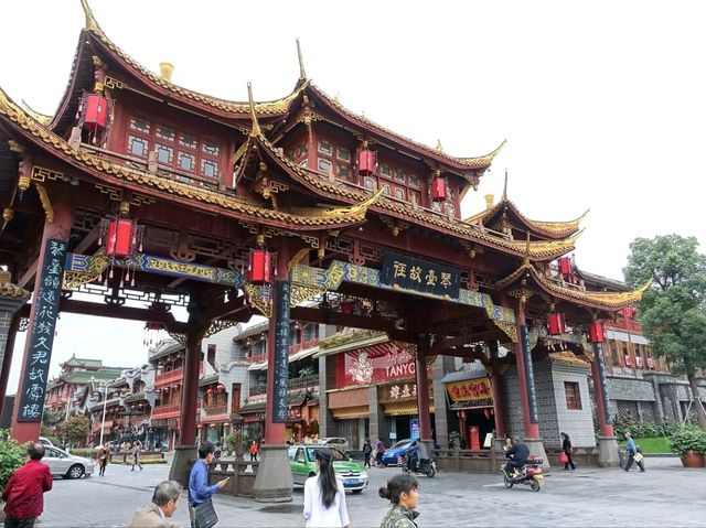 Chengdu: The Heart of Sichuan and a Taste of Tradition