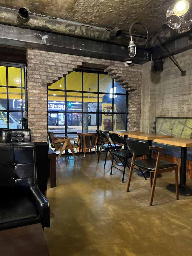 A:git cafe nearby mangwon station ,the best coffee