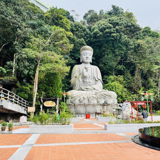A Serene Escape at Chin Swee Caves Temple
