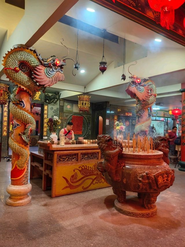 Xing An Temple, Known for Its Giant 'Guan Di' Statue