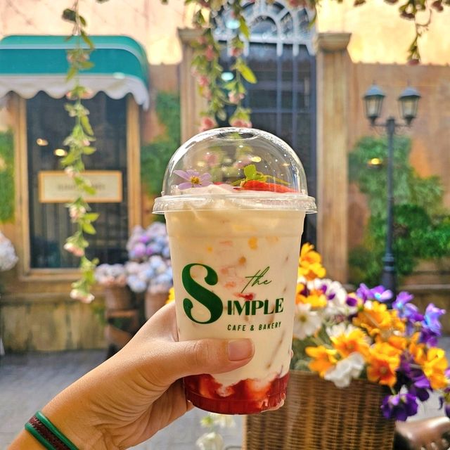 THE SIMPLE cafe & bakery 🍰
