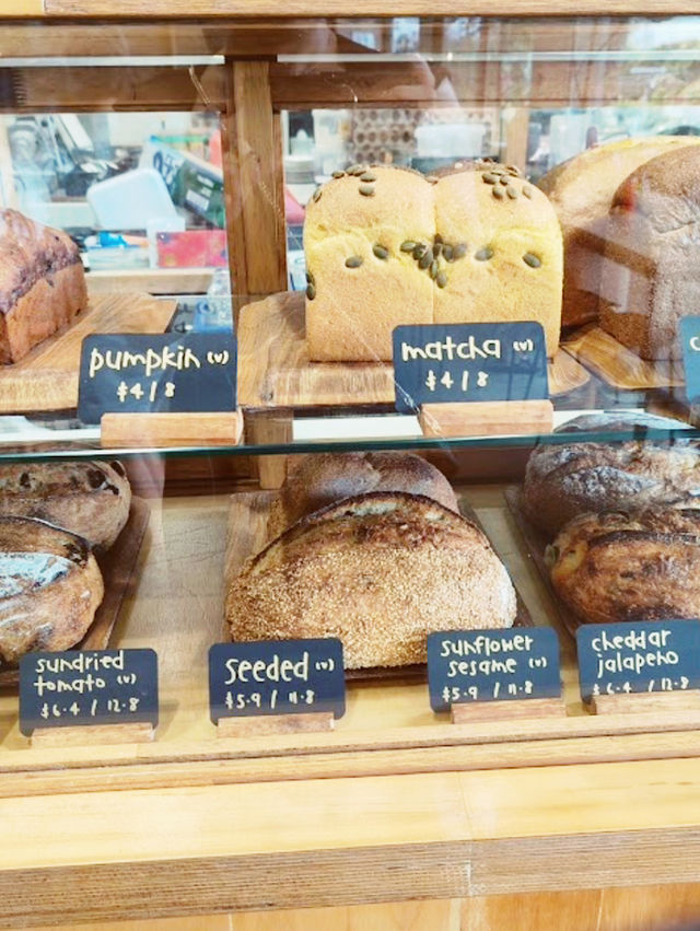 Slow Bakes, Fast Faves: Yishun’s Hidden Gem by the Pond 🥯🍞