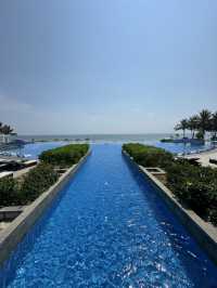 ベトナム🇻🇳ダナン🏝️絶景プールと美食を満喫できる、極上のビーチリゾート