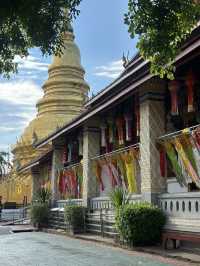 แวะขอพรที่วัดพระธาตุหริภุญชัย วรมหาวิหาร