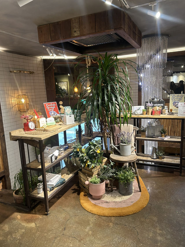 강남 프라텔리🤍🍀 강남 속 휴식할 수 있는 대형카페🍀