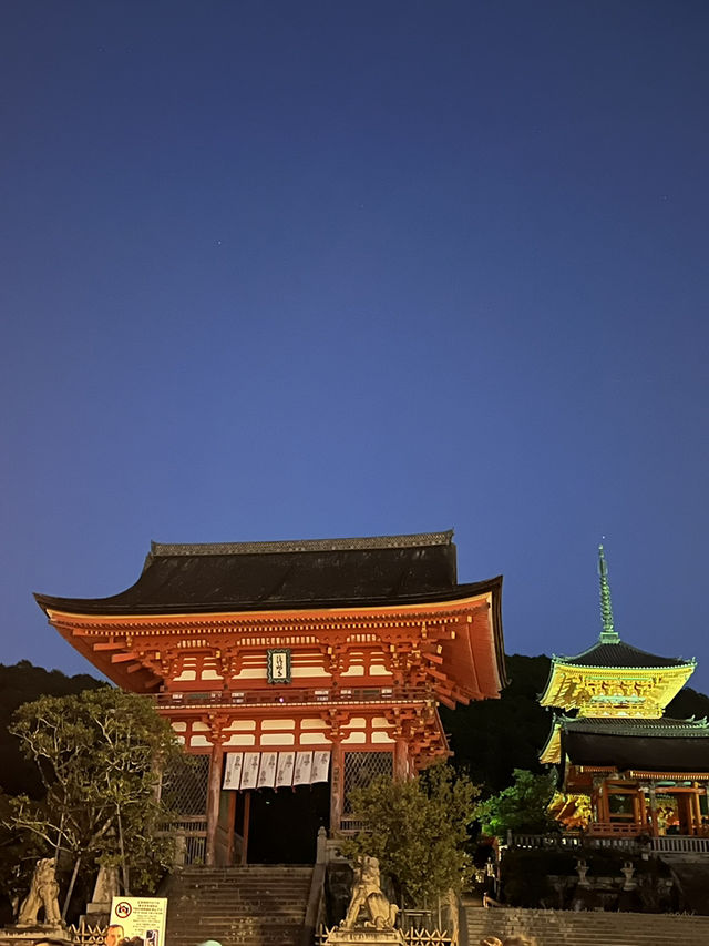 Step Back in Time on Ninenzaka Street – Kyoto’s Timeless Treasure