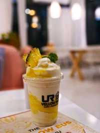 💯 UR Yellow Bus Cafe