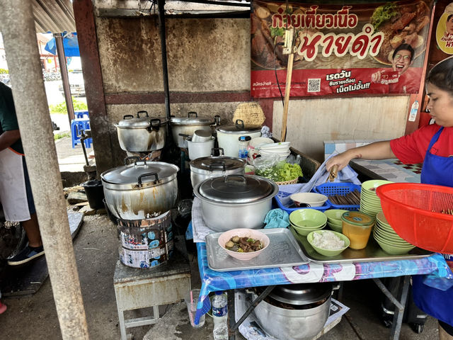 ก๋วยเตี๋ยวเนื้อนายดำ – ตำนานกว่า 40 ปี