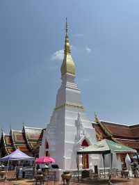 วัดคู่บ้านคู่เมืองสกลนคร