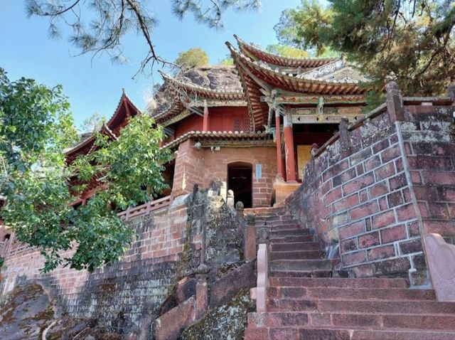 雲南 | 石寶山石窟，雲南規模最大的佛教石窟群