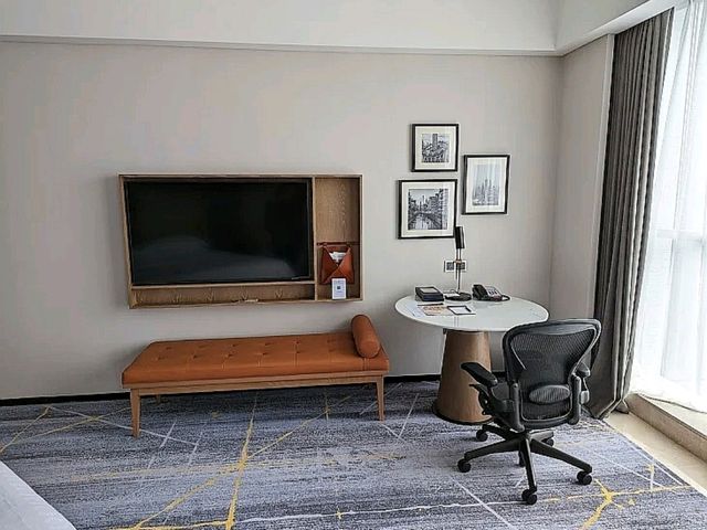 "Sheraton Guangzhou Hotel: Urban Comfort in the Heart of Tianhe"