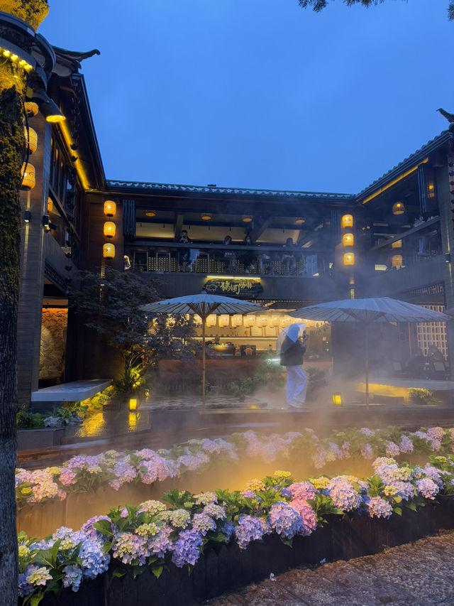 Raindrops & Rhythms: A Day in Lijiang Ancient City