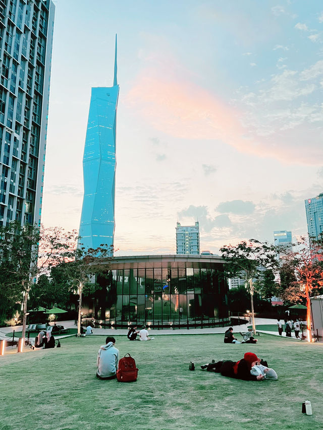 Discover LaLaport KL: A Must-Visit Modern Mall with Stunning Rooftop Views