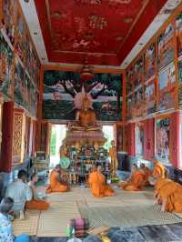 สักการะพระพุทธมุนีศรีนเรศวร