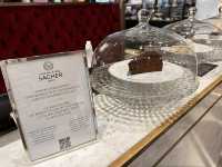 【カフェ ザッハー｜Café Sacher Wien｜本場のザッハトルテ発祥の名店🍫☕】