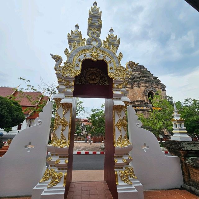 ชมหอธรรมและพิพิธภัณฑ์ หลวงปู่จันทร์ กุสโล