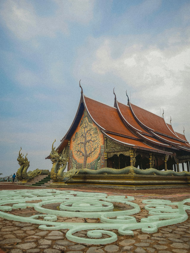 วัดสิรินธรวราราม(ภูพร้าว) จังหวัดอุบลราชธานี