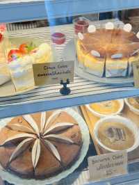 คาเฟ่สไตล์มินิมอล SUNNY RISE UP CAFE