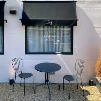 Deokmi Concierge Cafe